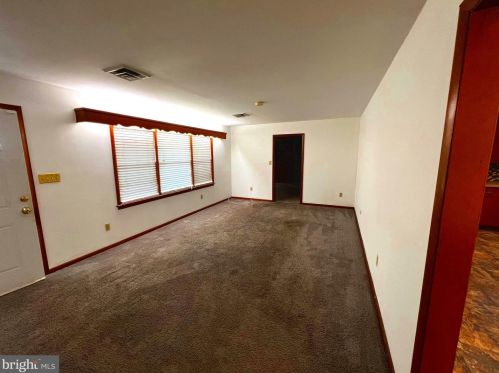 414 6th St, Laurel DE  19956-1364 exterior