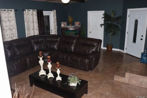 331 Orange Ave, Rialto CA  92376-5821 exterior