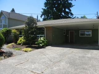 7523 25 Ave, Seattle WA  98117-4418 exterior