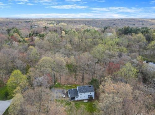 190 Briscoe Rd, New Canaan CT  06840-2303 exterior