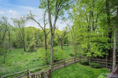 44 Hunters Run, Oakland NJ  07436-2344 exterior