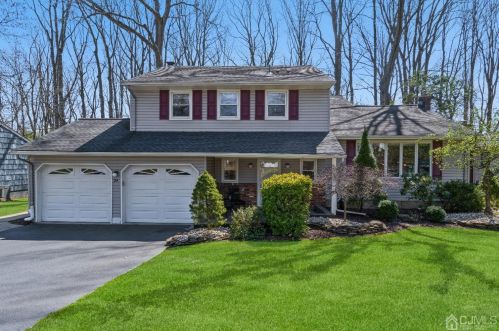 24 Myrtle Rd, East Brunswick, NJ 08816-4623