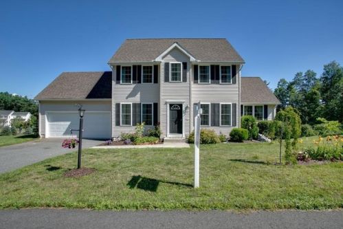 2 Brandywine Ln, Shirley, MA 01464-2458