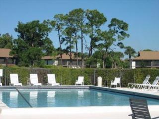 6563 Chasewood Dr, Jupiter FL  33458-5879 exterior