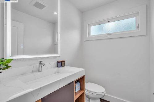 19525 Forest Ave, Hayward CA  94546-3519 exterior