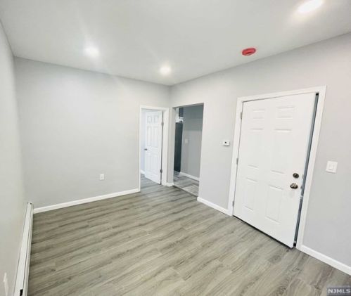 1303 9th St, North Bergen NJ  07047-1735 exterior