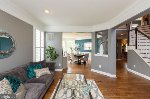 19277 Crk Fld Cir, Leesburg VA  20176-1621 exterior