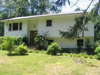 37 Airmont Rd, Airmont, NY 10901-7134