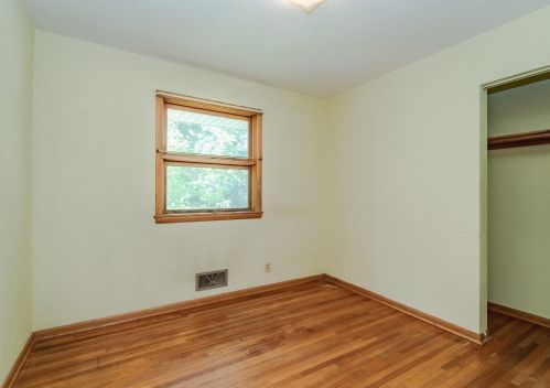 2422 53rd St, South Saint Paul MN  55076-1210 exterior