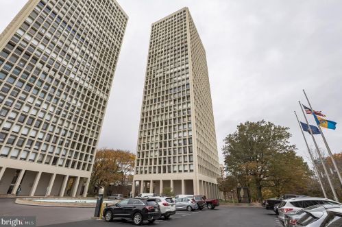 200 Locust St, Philadelphia PA  19106-3915 exterior