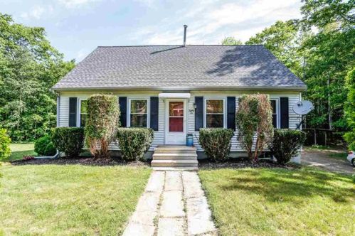 86 Ridge Rd, Northwood, NH 03261-3423