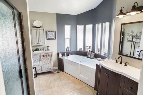 20055 Canyon View Dr, Santa Clarita CA  91351-5724 exterior
