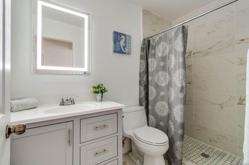 8886 La Cartera St, San Diego CA 92129-3310 exterior