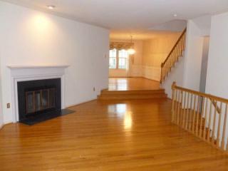 2263 Kings Garden Way, Falls Church VA  22043-2563 exterior