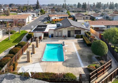 2755 Walnut Rd, Turlock CA  95382-9583 exterior