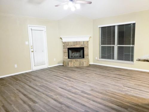 4427 Emerald Leaf Dr, Midlothian TX  76063-5545 exterior