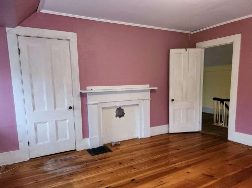 9 Hampstead Rd, Danville NH  03819-5100 exterior