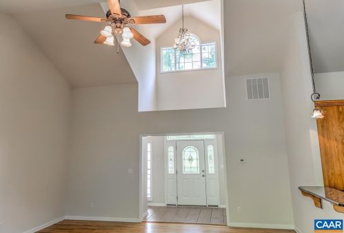 17 Shortwood Cir, Bybee VA  22963-2747 exterior