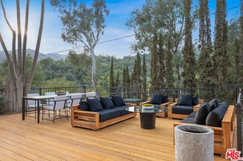 328 Poquito Ln, Topanga CA  90290-3547 exterior