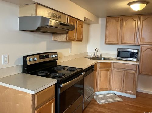 17 Cardinal Ln, Hauppauge NY  11788-2228 exterior