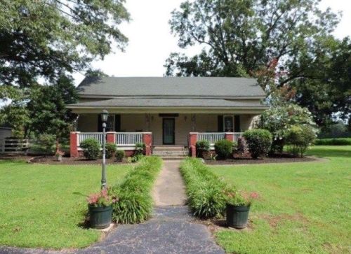 1111 Bear Creek Rd, Pinson, TN 38366-1963