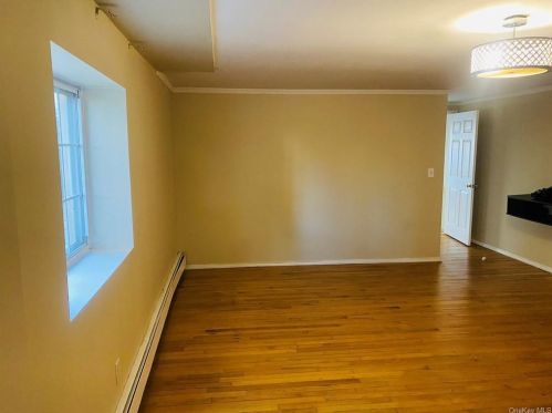 259 Davis Ave, Bronx NY  10465-3112 exterior