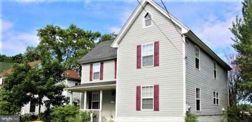 321 Washington St, Slaughter Beach, DE 19963-2814