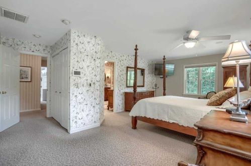 5 Carlson Ter, Fishkill NY  12524-3001 exterior