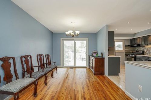 452 Outlook Ave, Babylon NY  11704-4312 exterior