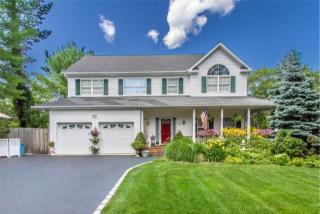 741 Townline Rd, Hauppauge, NY 11788-2814