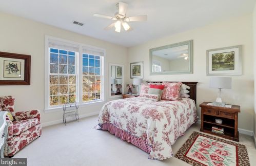 19376 Ml Dm Pl, Leesburg VA 20176-1637 exterior