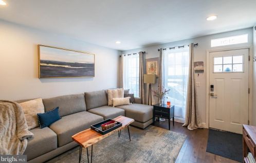 2120 Manton St, Philadelphia PA  19146-4313 exterior