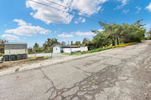 2855 Victoria Dr, Alpine CA  91901-3669 exterior