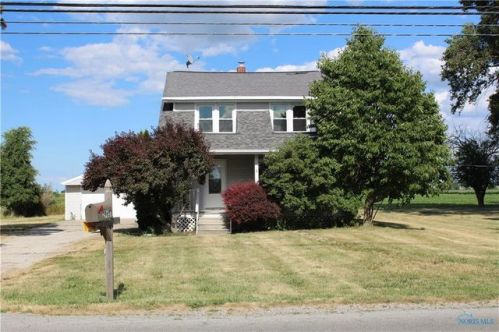 29658 Tracy Rd, Walbridge, OH 43465-9774