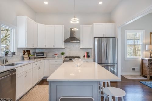 122 Fairview Ave, Berkeley Heights NJ  07922-1310 exterior