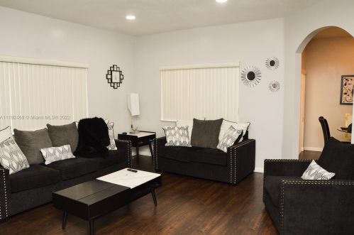 1990 103rd Ter, Hollywood FL  33025-1797 exterior