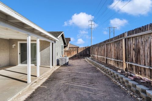 13689 Gemini St, Victorville CA  92392-9078 exterior