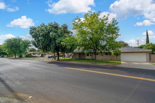 2600 Macgregor Ct, Modesto CA  95350-2320 exterior