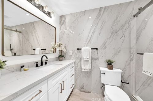 10071 Cliff Dr, Huntington Beach CA  92646-6604 exterior