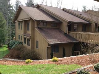 104 Live Oak Ln, Hendersonville, NC 28791-2956