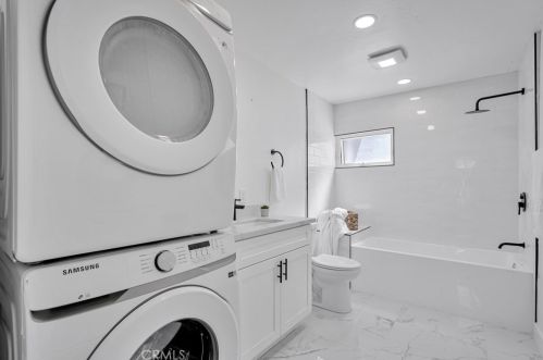 307 Fernando St, Newport Beach CA  92661-1236 exterior