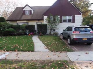 933 Eileen Ter, Woodsburgh, NY 11598-1547