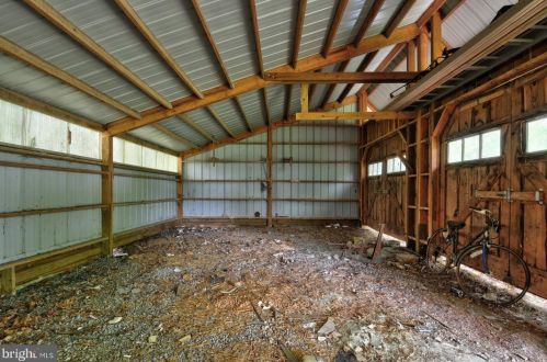 34 King David Dr, Linden VA  22642-6323 exterior