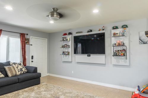 12325 Pomelo Dr, Desert Hot Springs, CA 92240-4016