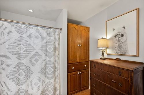 4951 Joe Wilson Rd, Midlothian TX  76065-4518 exterior