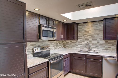 10115 Chevelon St, Tucson, AZ 85748-1807