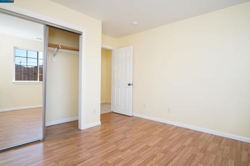 825 4th Ave, San Bruno CA  94066-3214 exterior