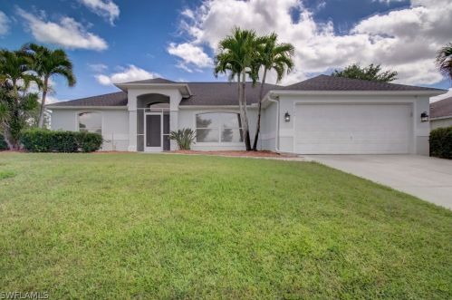 3105 6th Ave, Cape Coral, FL 33909-6817