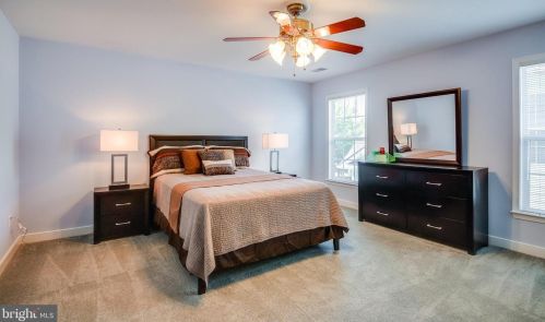 9517 Moonen Bay Ln, Bristow VA  20136-3515 exterior