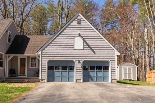 26 Moharimet Dr, Dover, NH 03823-7515